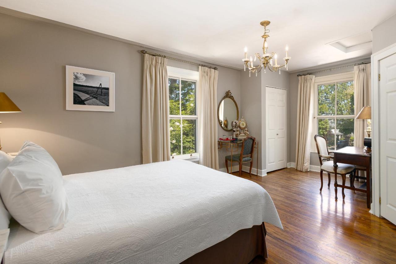 Inn The Old Bank House Bed & Breakfast Niagara-on-the-Lake