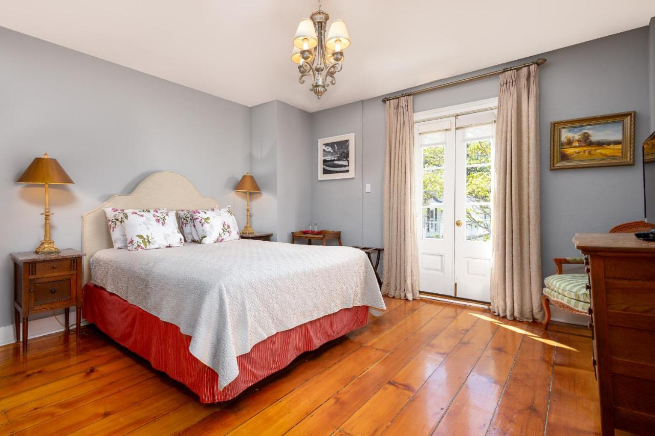 The Old Bank House Bed & Breakfast Inn Niagara-on-the-Lake