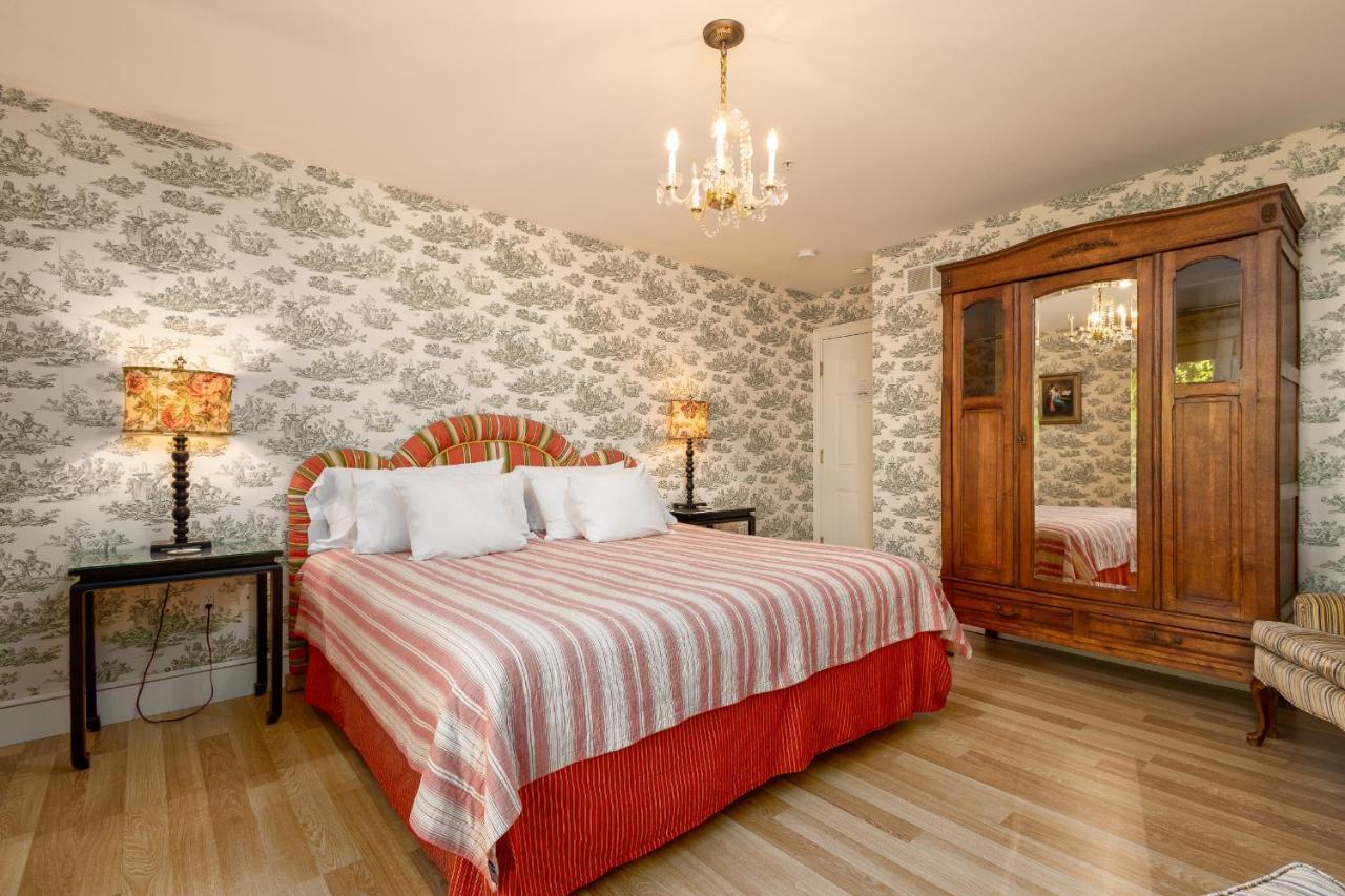 Inn The Old Bank House Bed & Breakfast 3*