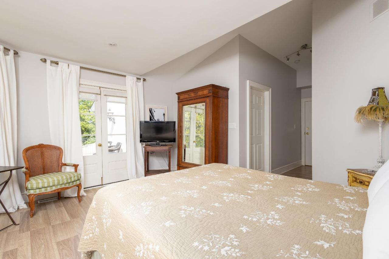 Inn The Old Bank House Bed & Breakfast