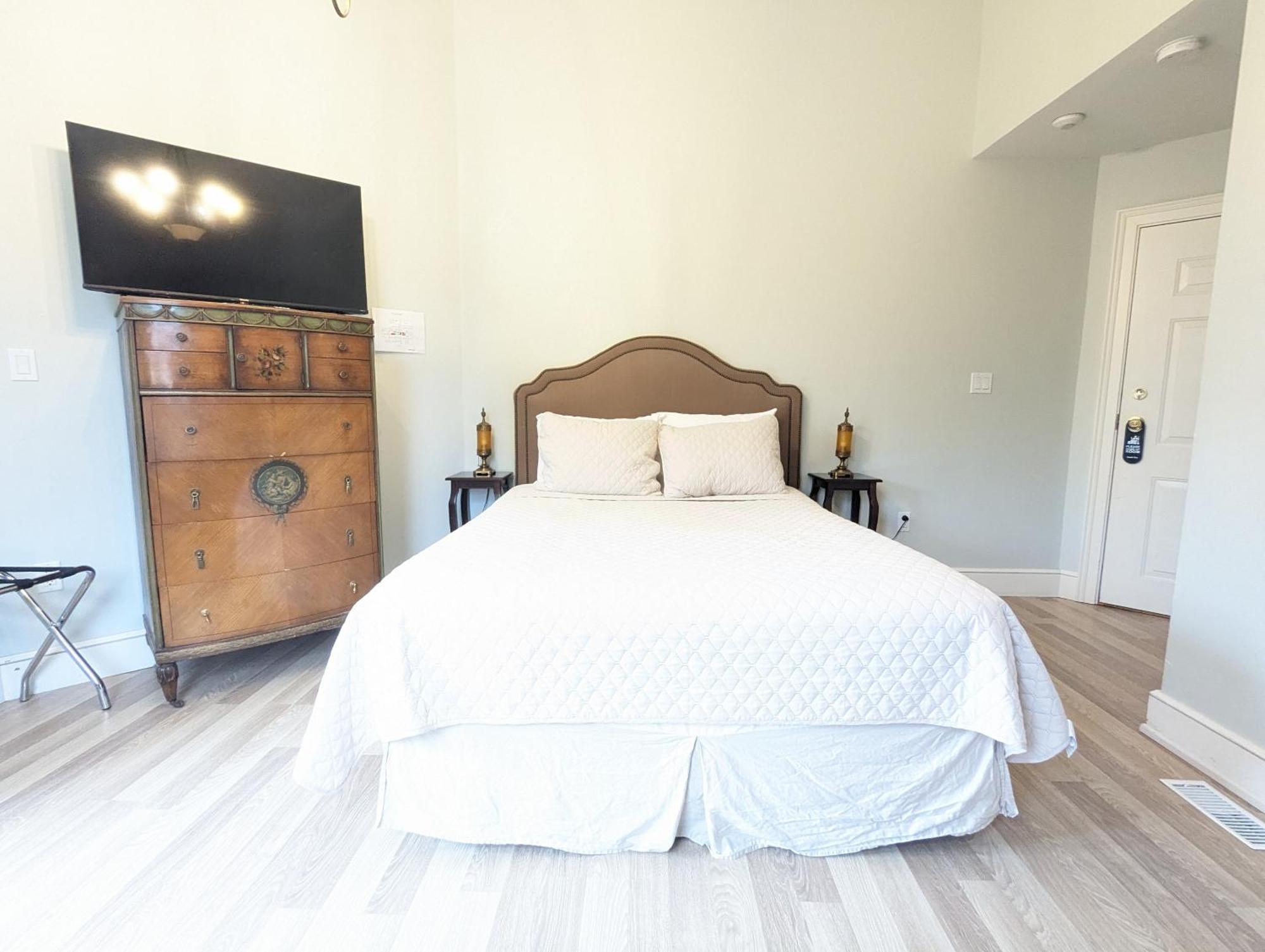 The Old Bank House Bed & Breakfast Inn Niagara-on-the-Lake