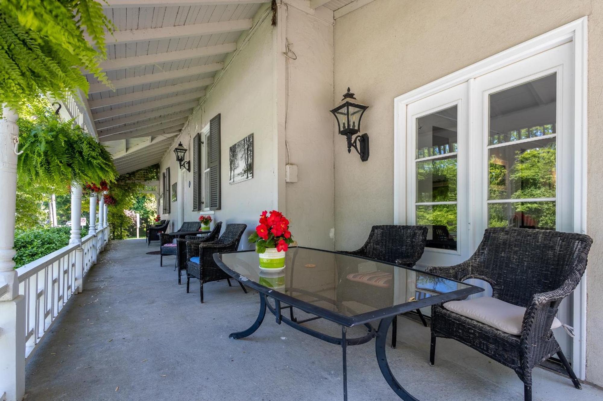 The Old Bank House Bed & Breakfast 3*