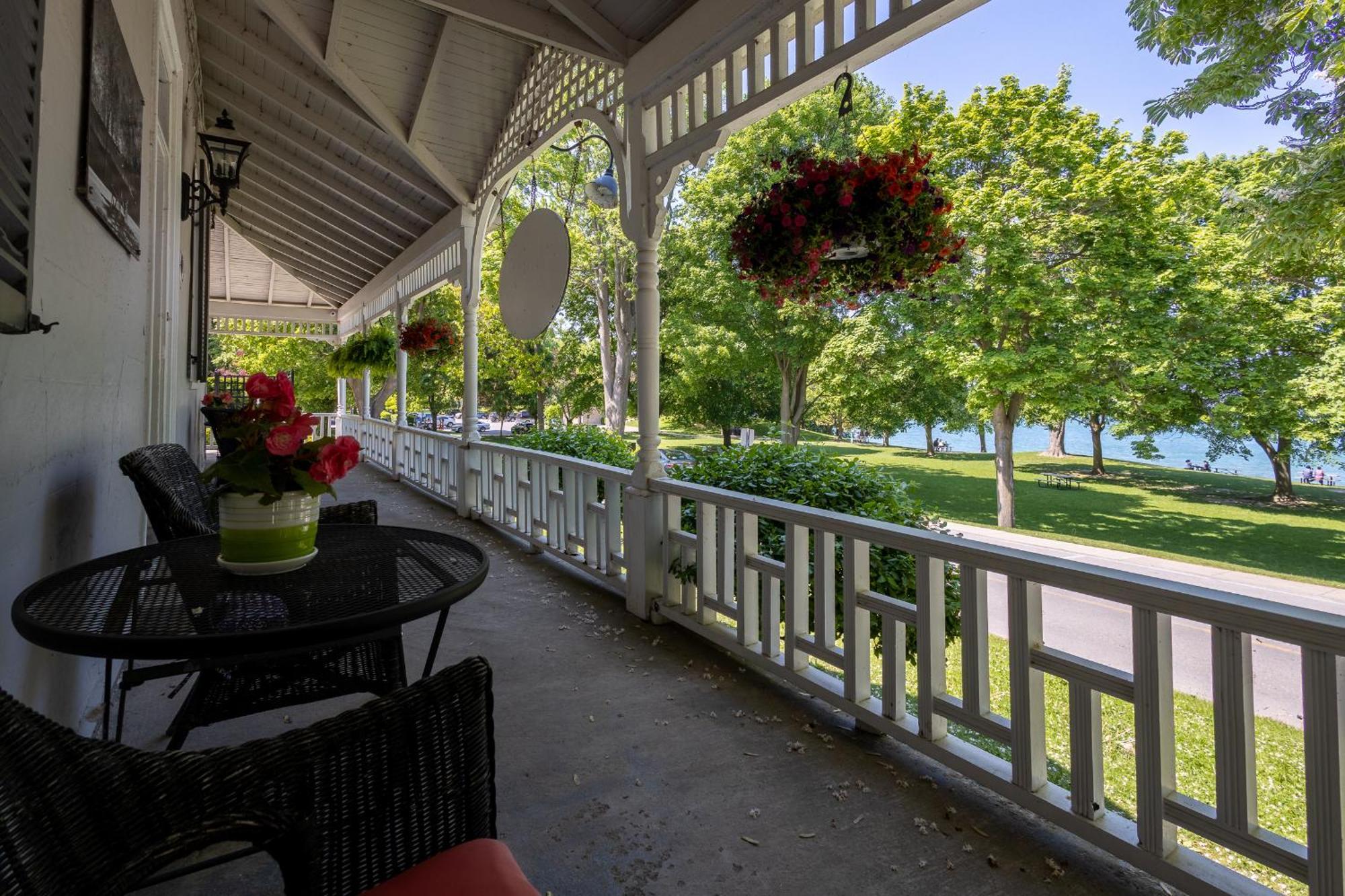 The Old Bank House Bed & Breakfast Inn Niagara-on-the-Lake
