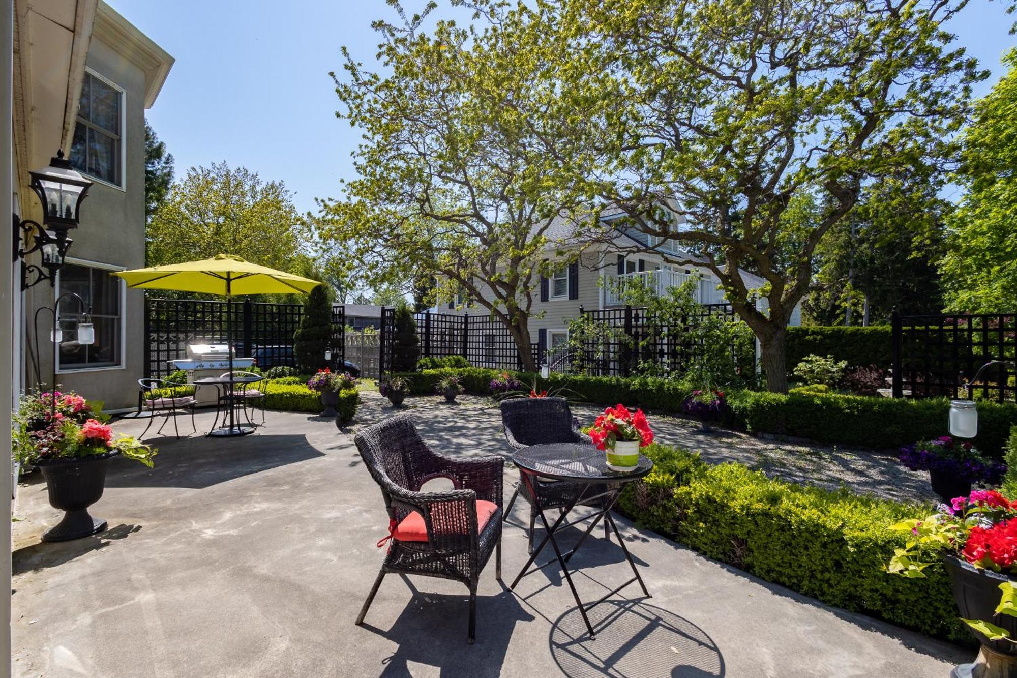 The Old Bank House Bed & Breakfast Inn 3*