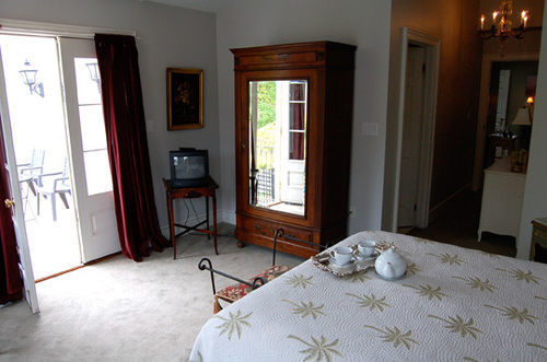 The Old Bank House Bed & Breakfast Niagara-on-the-Lake