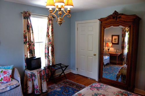Inn The Old Bank House Bed & Breakfast
